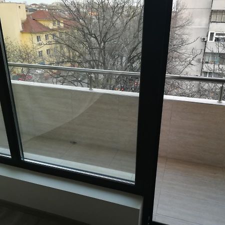 Lovely 3-Bedroom Apartment For 7 Ppl At The Centre Varna Exterior foto